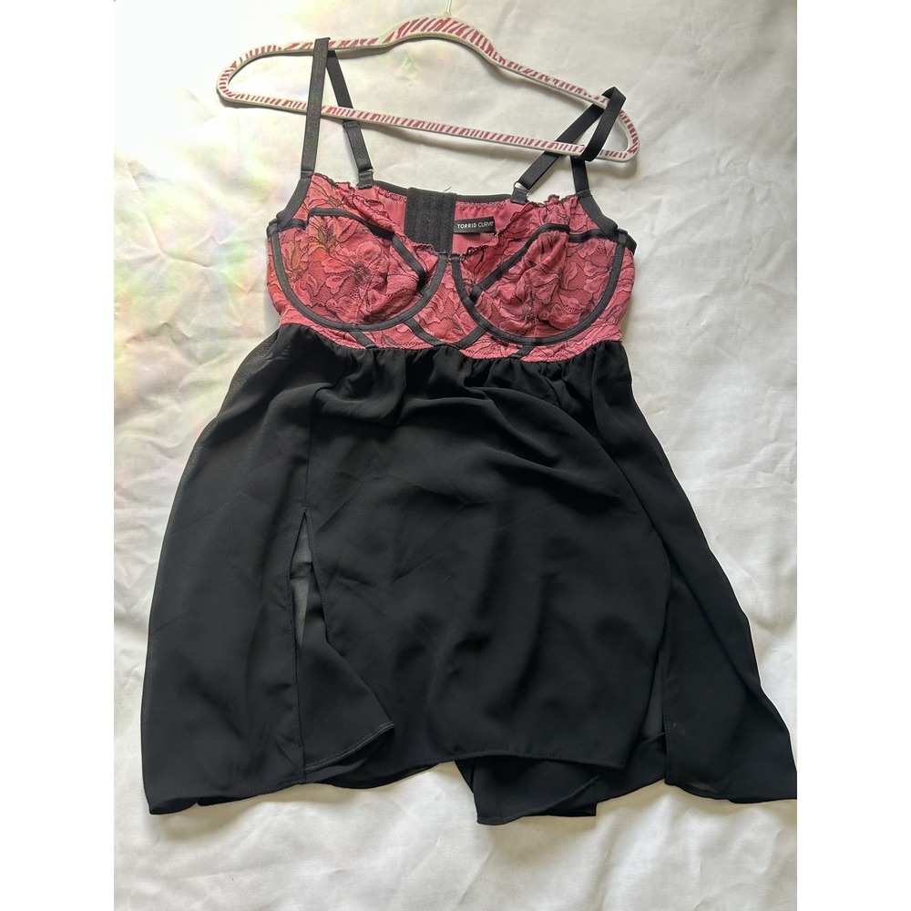 Torrid Curve Sz 2 Pink Floral Lace and Black Mesh Underwire Babydoll Nightgown